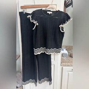 Solitaire Black Knit crochet Two-Piece Set with Cream Trim